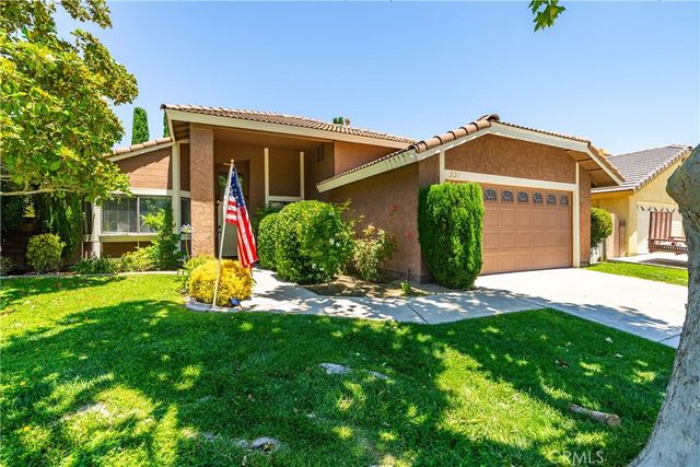 3137 W Avenue J6, Lancaster, CA 93536