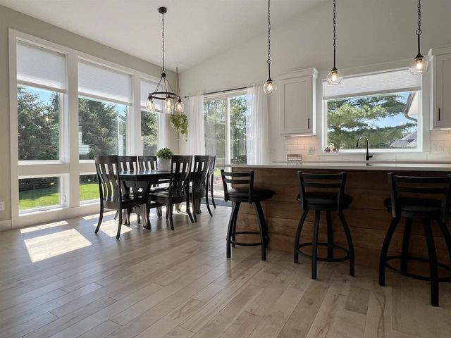 6624 Covered Bridge Trail, Sun Prairie, WI 53590