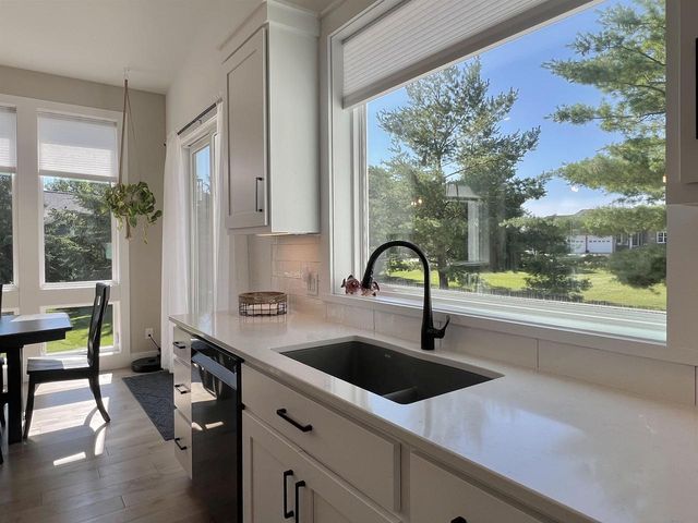 6624 Covered Bridge Trail, Sun Prairie, WI 53590