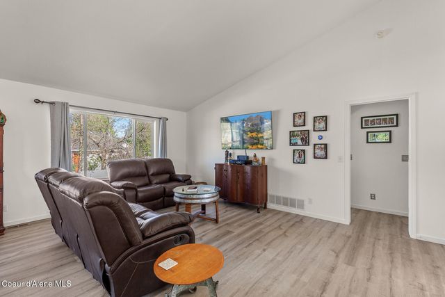 8178 N Coolin DR, Hayden, ID 83835
