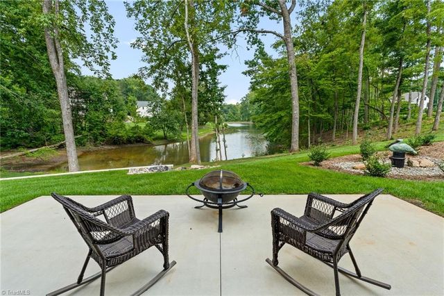 8111 Falcon Trail, Oak Ridge, NC 27310