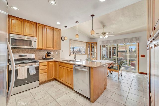 850 E Oak Hill, Ontario, CA 91761