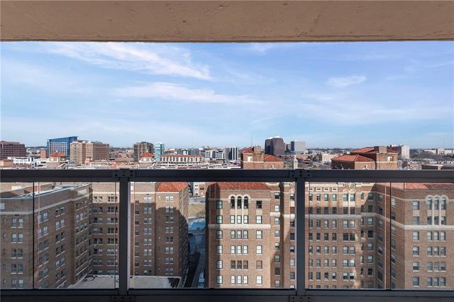 221 W 48th Street 1402, Kansas City, MO 64112