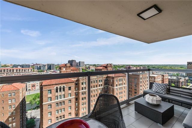 221 W 48th Street 1402, Kansas City, MO 64112