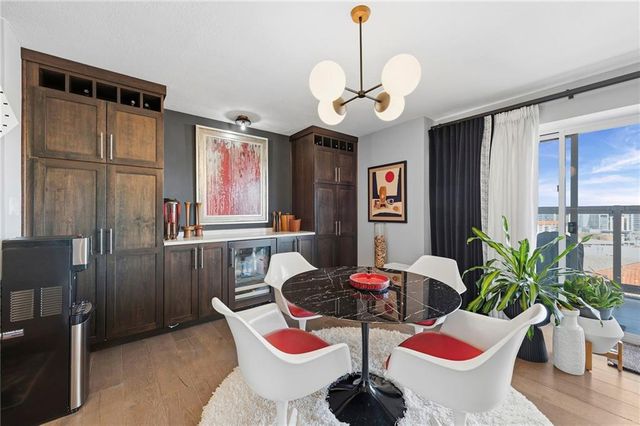 221 W 48th Street 1402, Kansas City, MO 64112