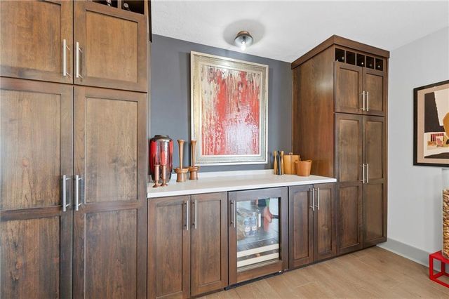 221 W 48th Street 1402, Kansas City, MO 64112