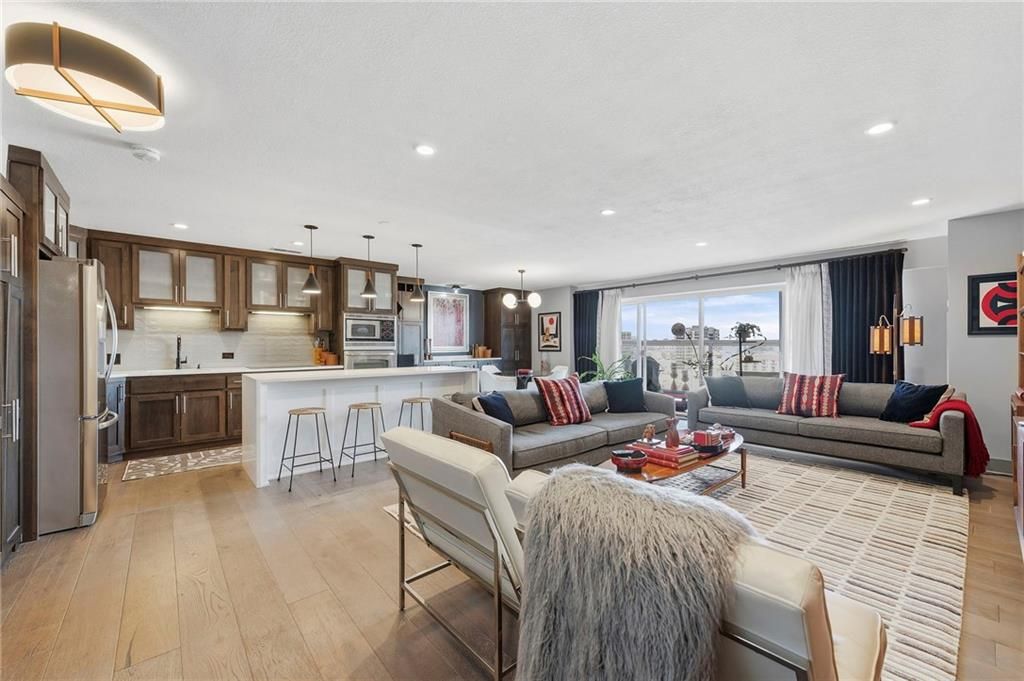 221 W 48th Street 1402, Kansas City, MO 64112