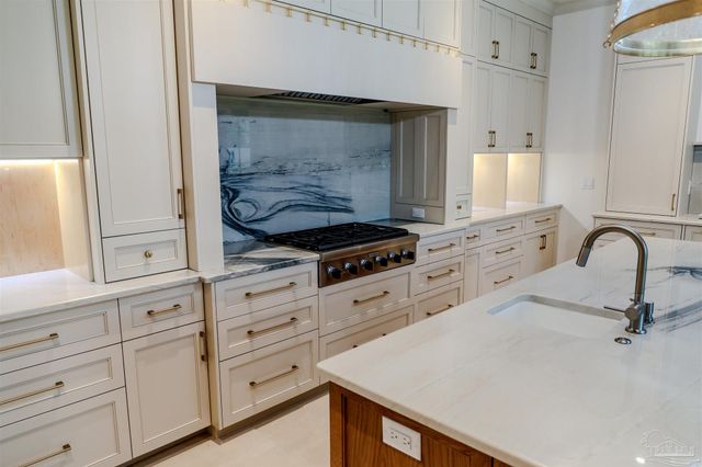 509 Dracena Way, Gulf Breeze, FL 32561