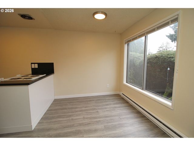 8924 Se ELLIS St, Portland, OR 97266
