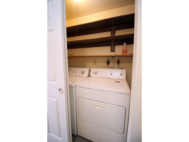8924 Se ELLIS St, Portland, OR 97266