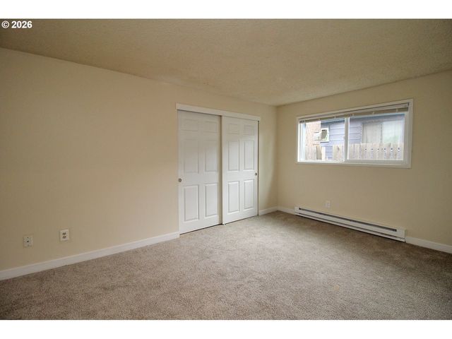 8924 Se ELLIS St, Portland, OR 97266