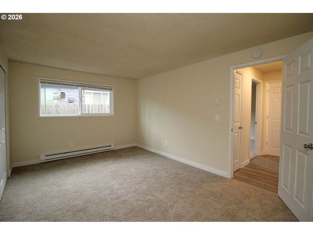 8924 Se ELLIS St, Portland, OR 97266