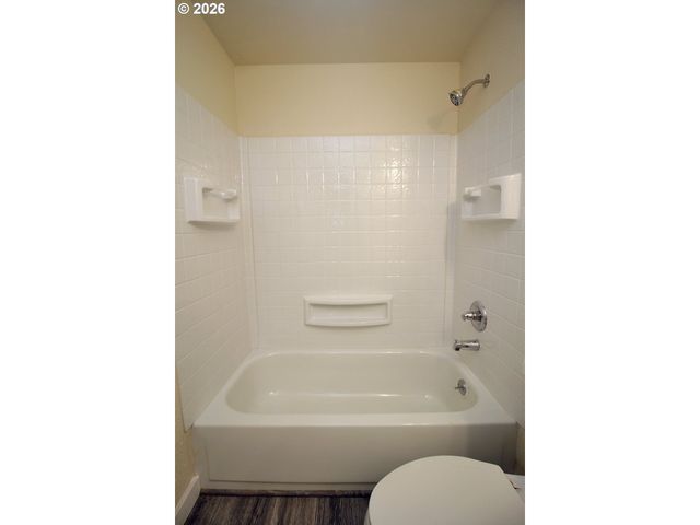 8924 Se ELLIS St, Portland, OR 97266