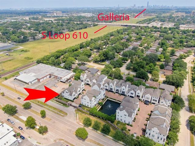 9948 Woodwind Lane N, Houston, TX 77025