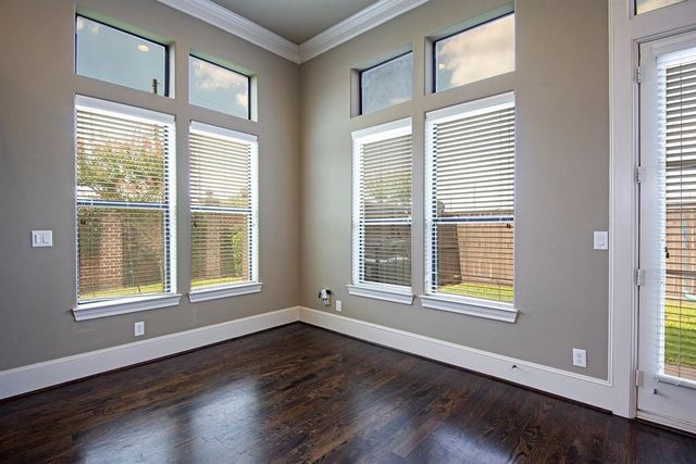 9948 Woodwind Lane N, Houston, TX 77025