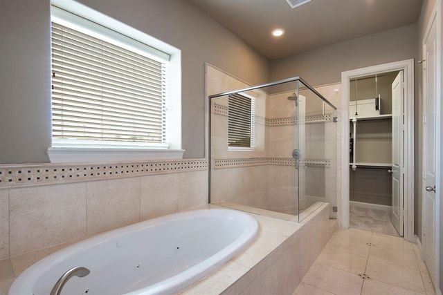 9948 Woodwind Lane N, Houston, TX 77025