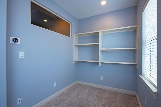 9948 Woodwind Lane N, Houston, TX 77025