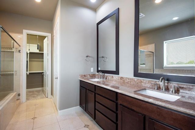 9948 Woodwind Lane N, Houston, TX 77025