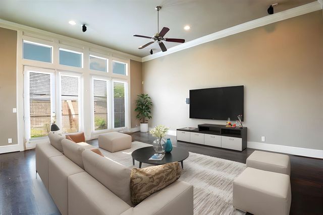 9948 Woodwind Lane N, Houston, TX 77025