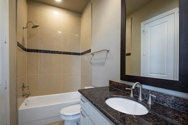 9948 Woodwind Lane N, Houston, TX 77025