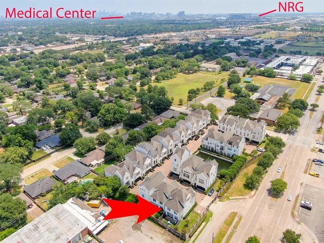 9948 Woodwind Lane N, Houston, TX 77025