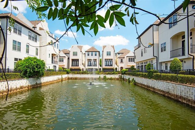 9948 Woodwind Lane N, Houston, TX 77025