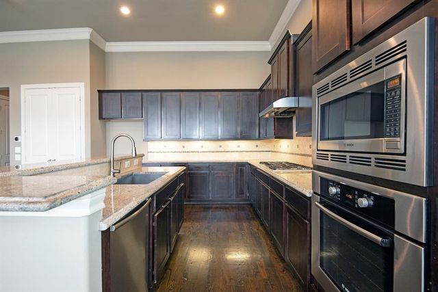 9948 Woodwind Lane N, Houston, TX 77025