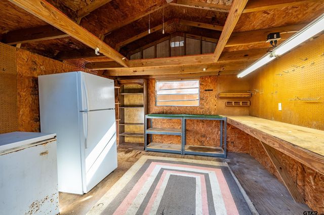 945 Valleywood Trail, Holly Lake Ranch, TX 75765