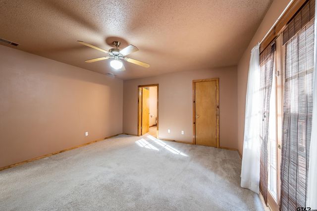 945 Valleywood Trail, Holly Lake Ranch, TX 75765