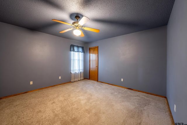 945 Valleywood Trail, Holly Lake Ranch, TX 75765