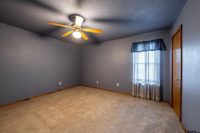 945 Valleywood Trail, Holly Lake Ranch, TX 75765