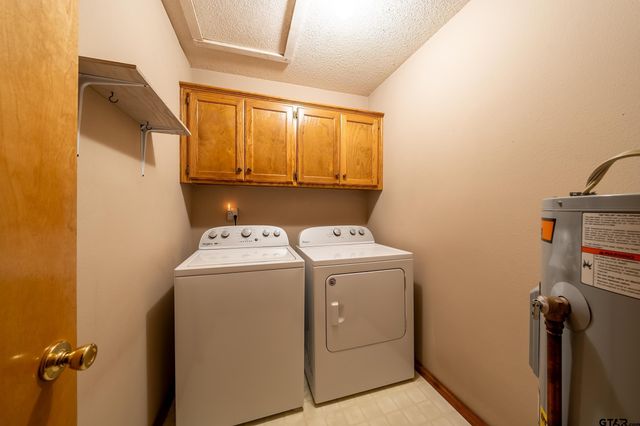 945 Valleywood Trail, Holly Lake Ranch, TX 75765