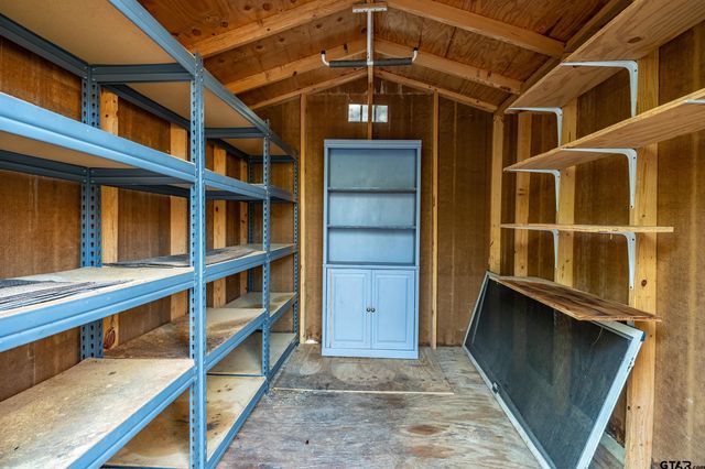 945 Valleywood Trail, Holly Lake Ranch, TX 75765