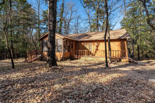 945 Valleywood Trail, Holly Lake Ranch, TX 75765