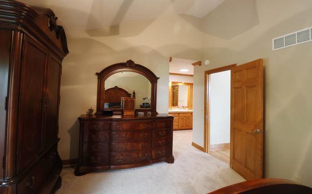 1713 Ottawa Rd, Salina, KS 67401