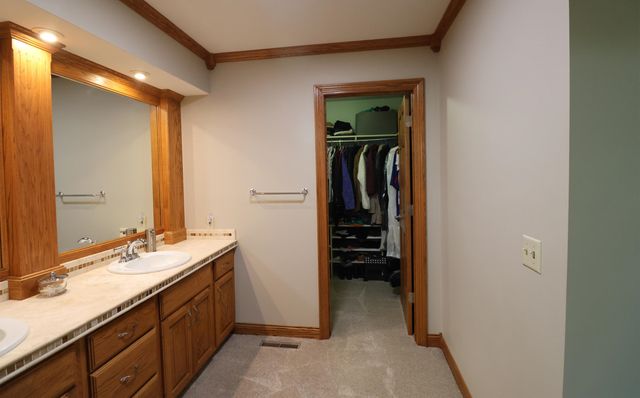 1713 Ottawa Rd, Salina, KS 67401