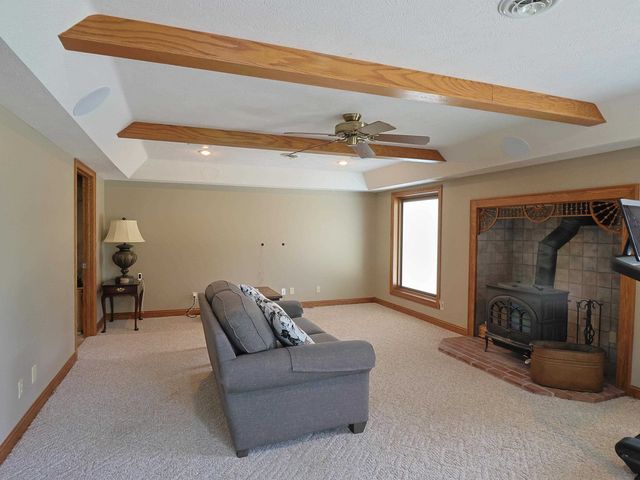 1713 Ottawa Rd, Salina, KS 67401