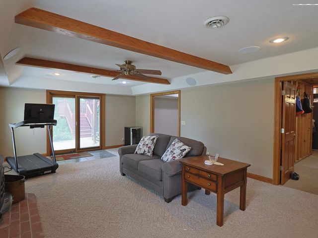 1713 Ottawa Rd, Salina, KS 67401