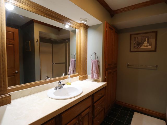 1713 Ottawa Rd, Salina, KS 67401