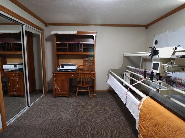 1713 Ottawa Rd, Salina, KS 67401