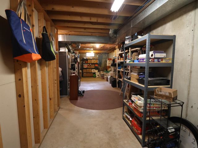 1713 Ottawa Rd, Salina, KS 67401