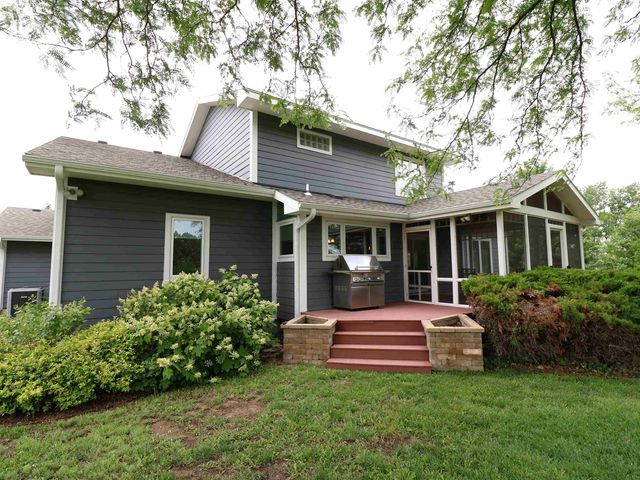 1713 Ottawa Rd, Salina, KS 67401