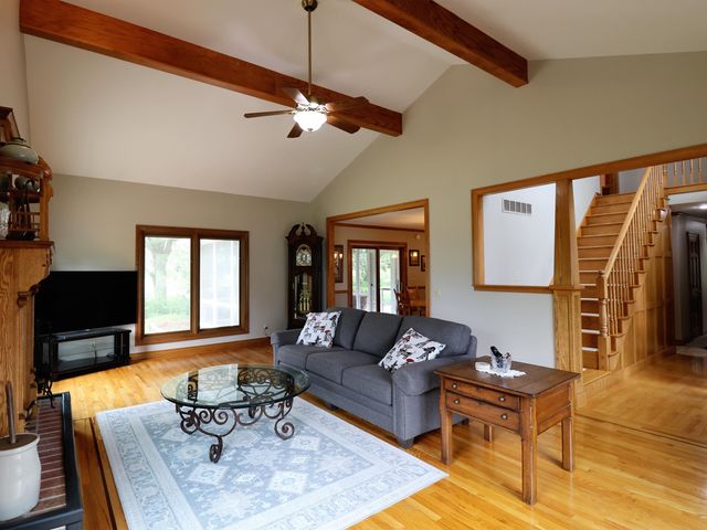1713 Ottawa Rd, Salina, KS 67401