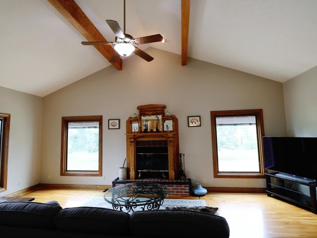 1713 Ottawa Rd, Salina, KS 67401