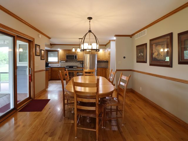 1713 Ottawa Rd, Salina, KS 67401
