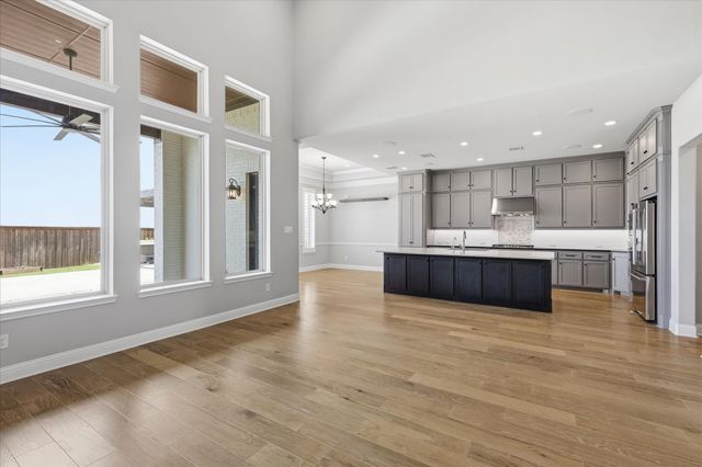 1713 Roundtree Circle E, Fort Worth, TX 76008