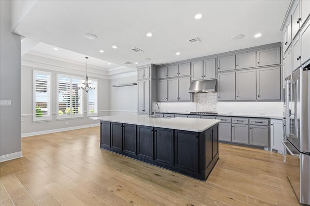 1713 Roundtree Circle E, Fort Worth, TX 76008