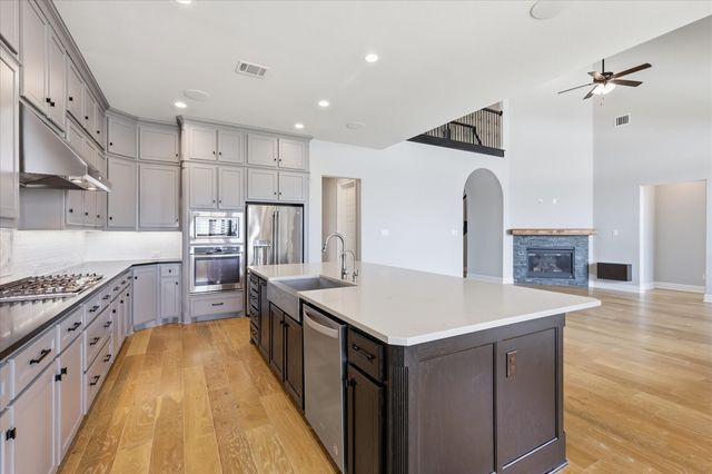 1713 Roundtree Circle E, Fort Worth, TX 76008