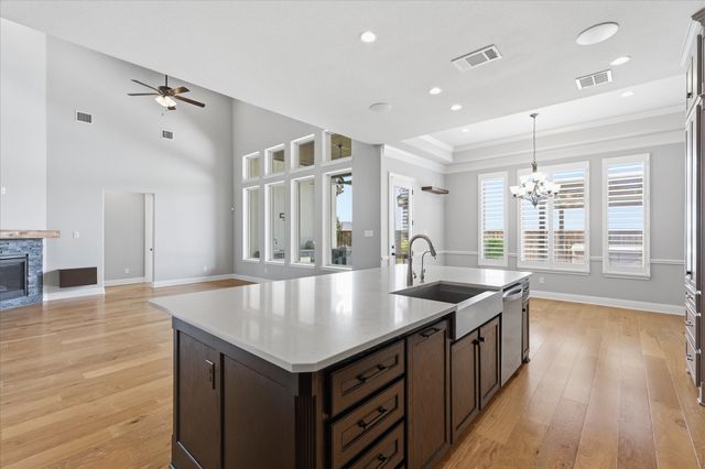 1713 Roundtree Circle E, Fort Worth, TX 76008