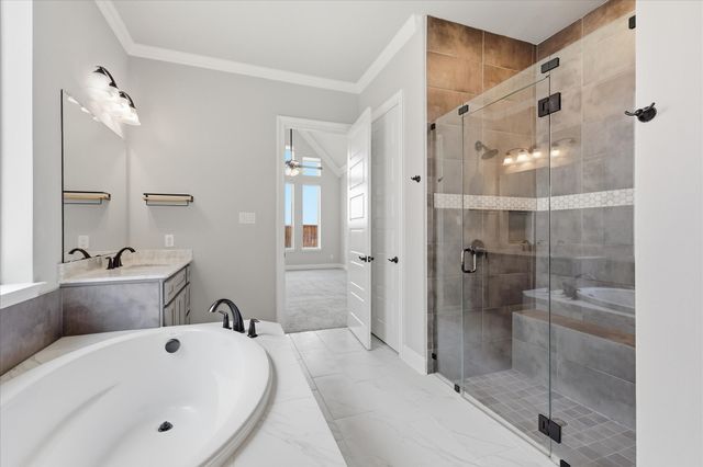 1713 Roundtree Circle E, Fort Worth, TX 76008